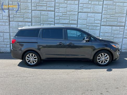 Used 2021 Kia Sedona EX image 8
