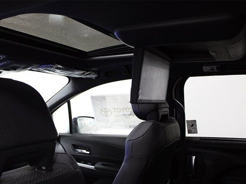 New 2026 Toyota Sienna Limited image 4