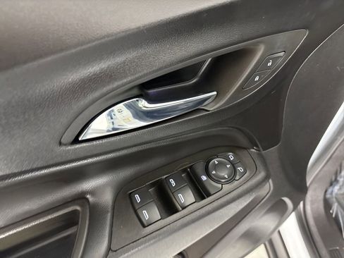 Used 2023 Chevrolet Equinox LT image 18