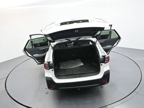 Used 2020 Subaru Outback Premium image 38