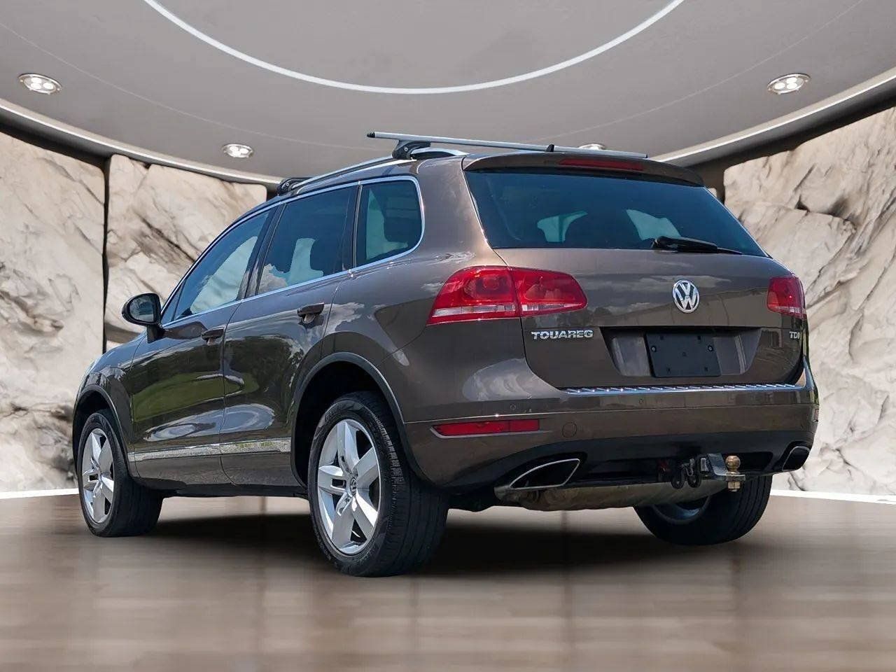 Used 2011 Volkswagen Touareg TDI AWD/4WD image 7