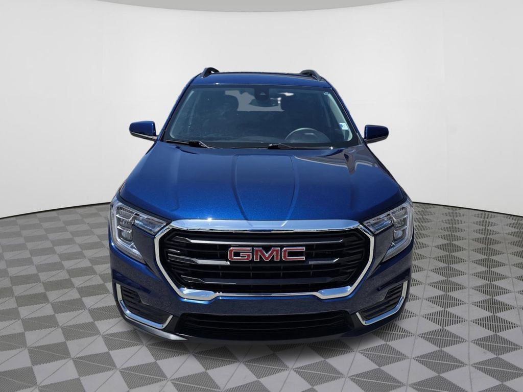 Used 2022 GMC Terrain SLE w/ Driver Convenience Package AWD/4WD image 3