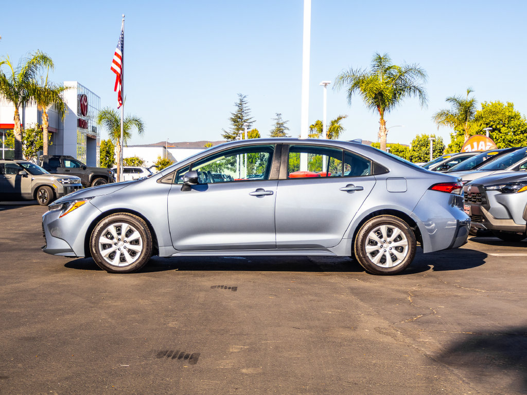 Used 2026 Toyota Corolla LE FWD image 4