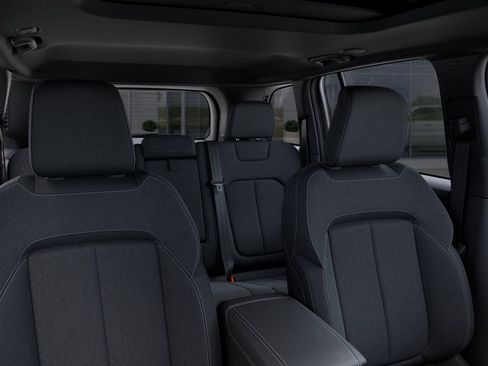 New 2025 Jeep Grand Cherokee Laredo X w/ Luxury Tech Group I AWD/4WD image 26