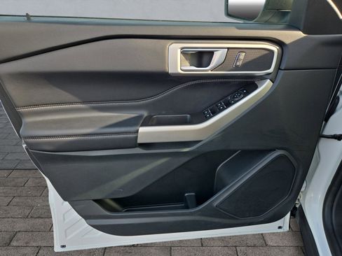 Certified 2023 Ford Explorer XLT w/ Equipment Group 202A image 10