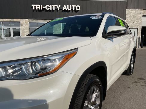 Used 2015 Toyota Highlander XLE image 2