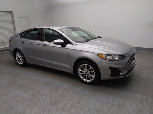 Used 2020 Ford Fusion SE image 11