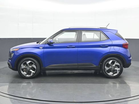 Used 2025 Hyundai Venue SEL FWD image 3