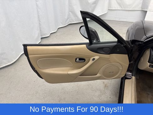 Used 2005 MAZDA MX-5 Miata LS RWD image 15
