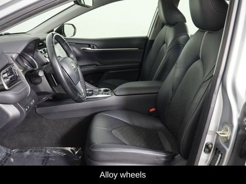 Used 2019 Toyota Camry XSE image 15