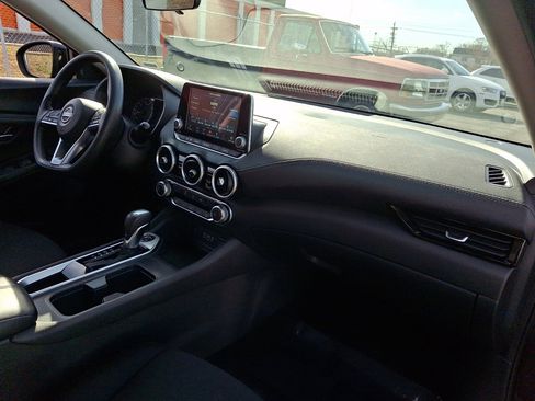 Used 2024 Nissan Sentra SV image 11