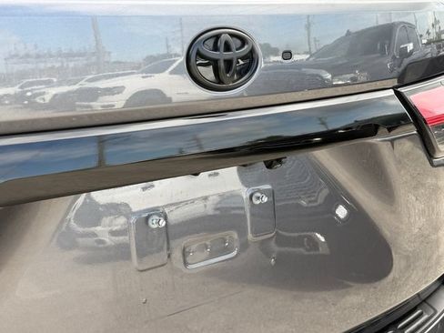 Used 2024 Toyota Sequoia Platinum AWD/4WD image 9