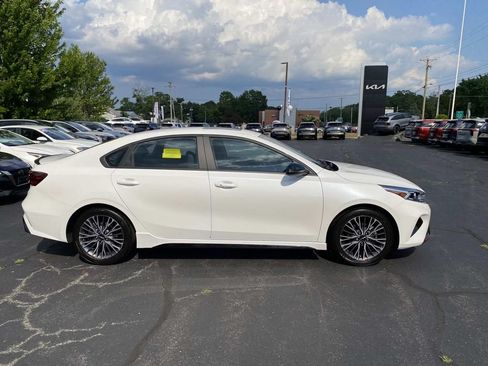 Used 2023 Kia Forte GT-Line w/ GT-Line Premium Package FWD image 7