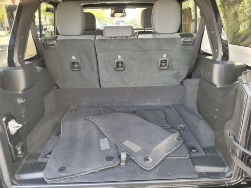 Used 2025 Jeep Wrangler Unlimited Sahara w/ Safety Group image 23