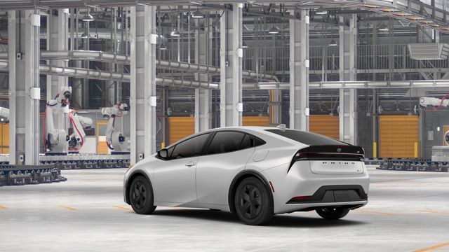 New 2027 Toyota Prius LE FWD image 8
