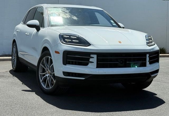 Used 2025 Porsche Cayenne AWD/4WD image 7