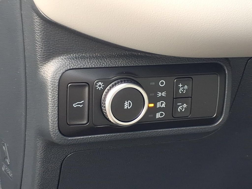 New 2026 Ford Explorer Active w/ Active Comfort Package AWD/4WD image 18