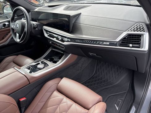 Used 2024 BMW X5 xDrive40i w/ Premium Package AWD/4WD image 31