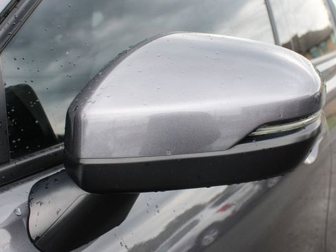 Used 2023 Honda HR-V EX-L image 7