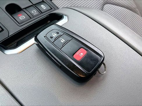 Used 2023 Toyota Highlander L AWD/4WD image 35