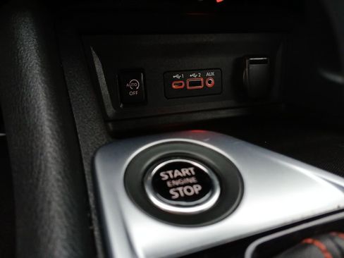Used 2025 Nissan Sentra SR FWD image 17