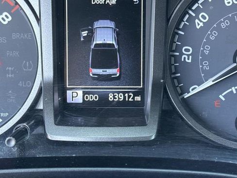 Used 2021 Toyota Tacoma TRD Off-Road w/ Technology Package AWD/4WD image 28