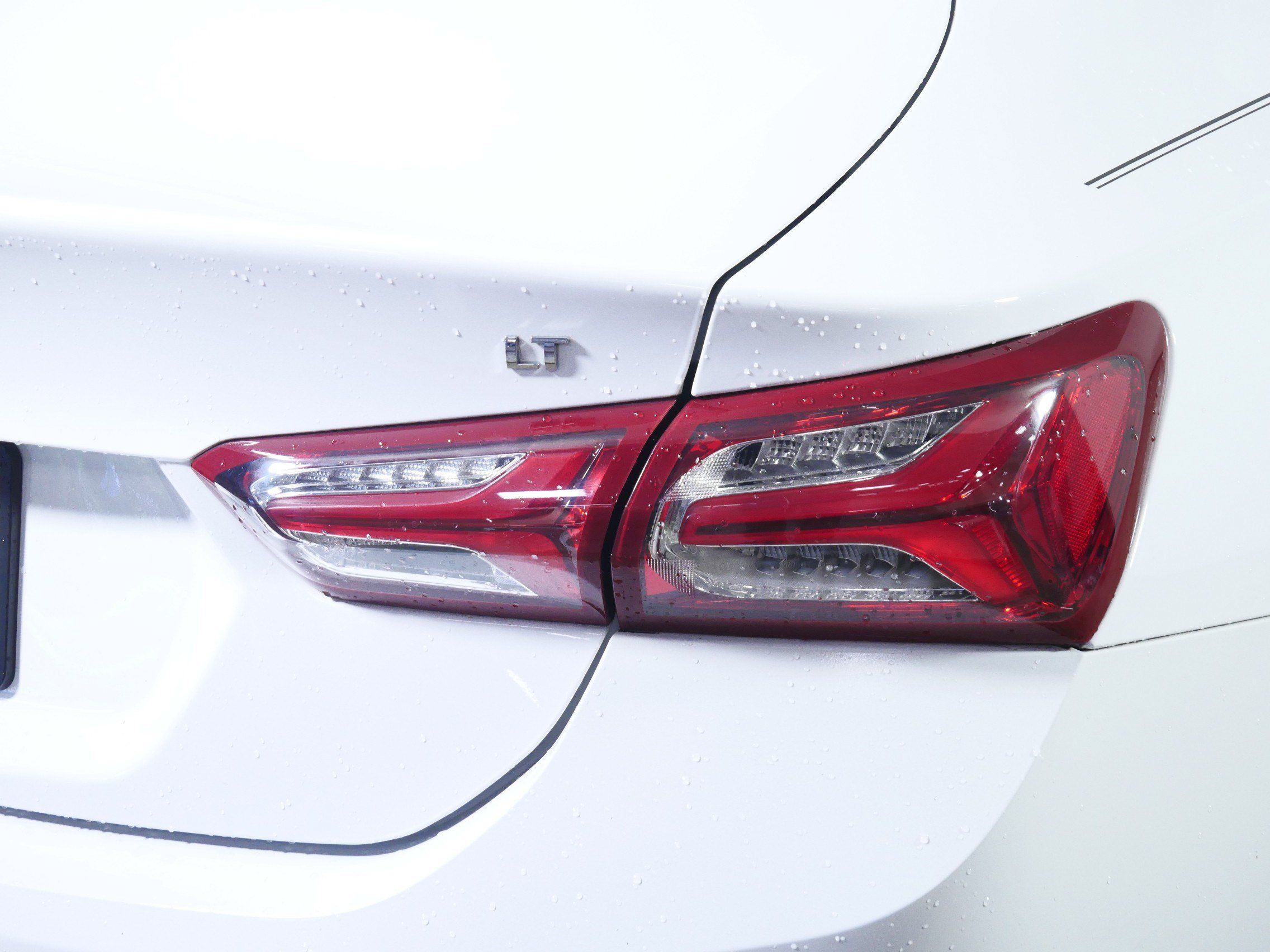 Used 2020 Chevrolet Malibu LT FWD image 17