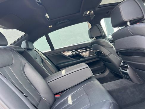 Used 2018 BMW 740e xDrive w/ M Sport Package AWD/4WD image 55