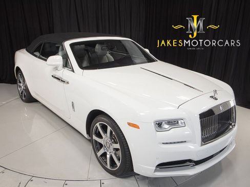 Used 2017 Rolls-Royce Dawn image 15