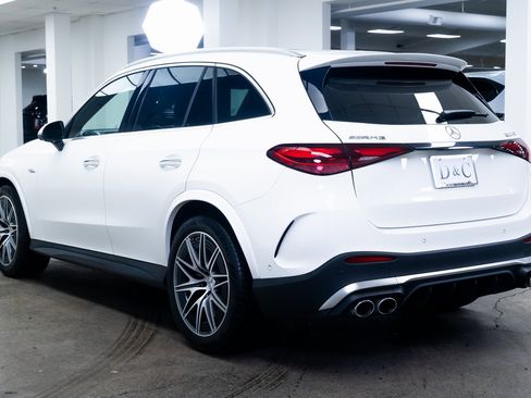 Used 2024 Mercedes-Benz GLC 43 AMG 4MATIC image 4