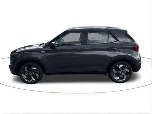 New 2026 Hyundai Venue SEL FWD image 6