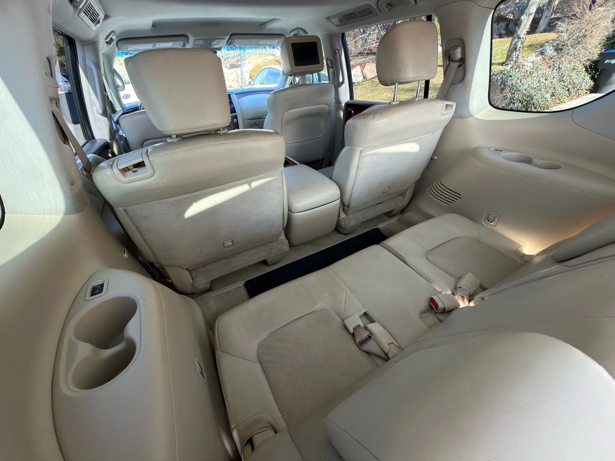 Used 2016 INFINITI QX80 4WD w/ Deluxe Technology Package image 8