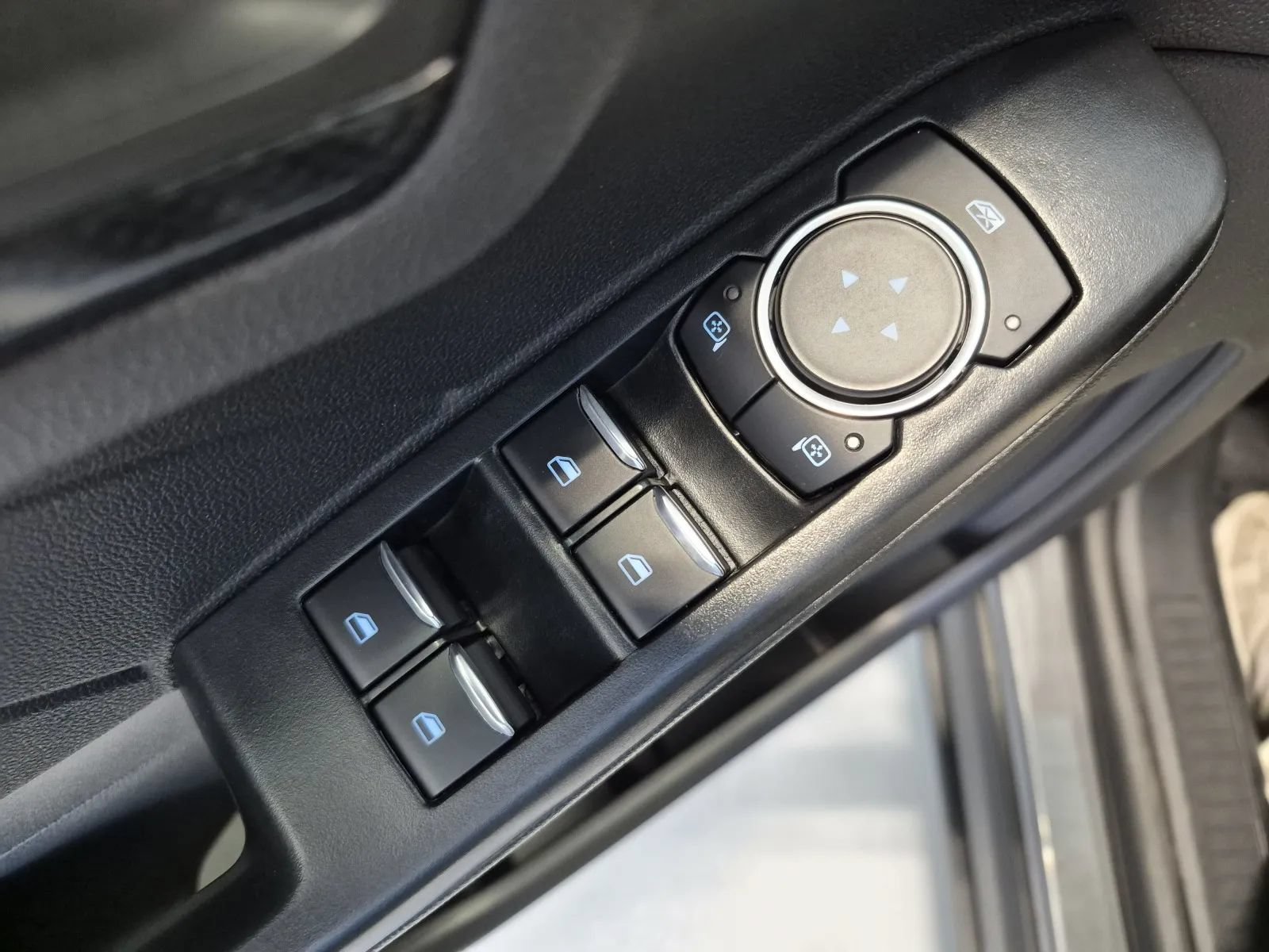 Used 2025 Ford Escape ST-Line Select AWD/4WD image 25