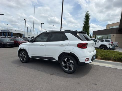 New 2026 Hyundai Venue SEL FWD image 5