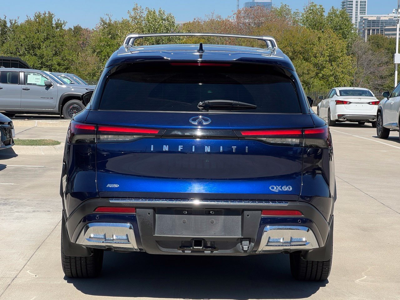 Used 2022 INFINITI QX60 Sensory w/ Vision Package AWD/4WD image 4