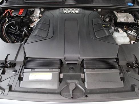 Used 2018 Audi Q7 3.0T Premium Plus w/ Premium Plus Package image 32