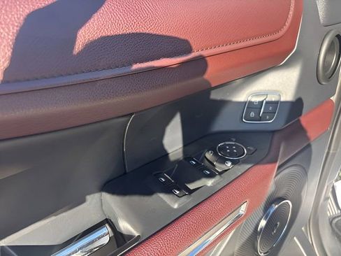 Used 2022 Ford Expedition Max Limited image 22