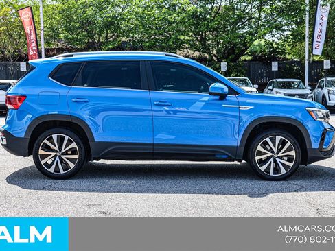 Used 2022 Volkswagen Taos SE FWD image 9