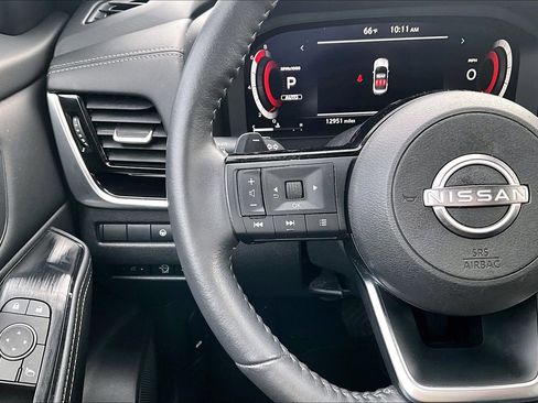 Used 2024 Nissan Rogue SL AWD/4WD image 15