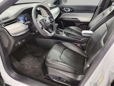 Used 2025 Jeep Compass Limited AWD/4WD image 9