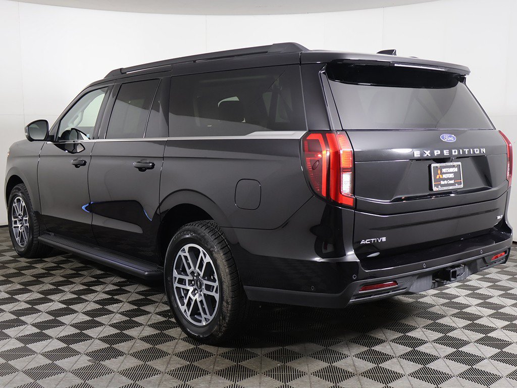 Used 2025 Ford Expedition Max Active AWD/4WD image 11