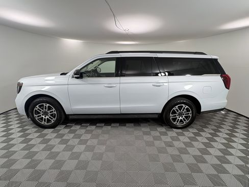 Used 2025 Ford Expedition Max Active AWD/4WD image 2