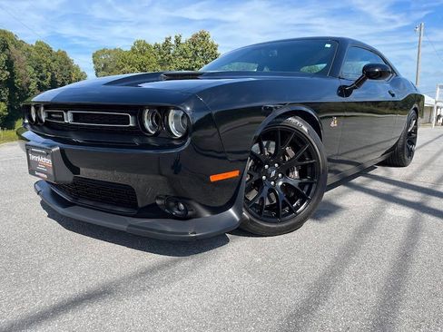 Used 2017 Dodge Challenger R/T Scat Pack w/ Dynamics Package image 49