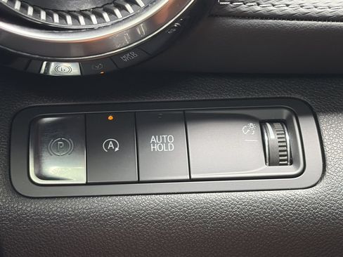 Used 2025 Chevrolet Equinox LT FWD image 21