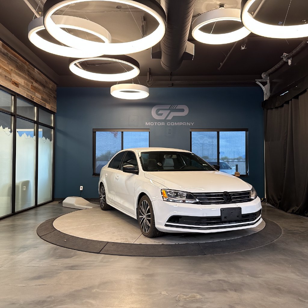 Used 2016 Volkswagen Jetta Sport FWD image 1