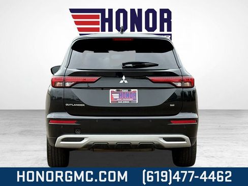 Used 2022 Mitsubishi Outlander SE image 4