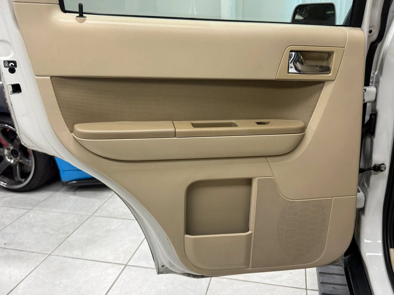 Used 2010 Ford Escape Limited FWD image 18