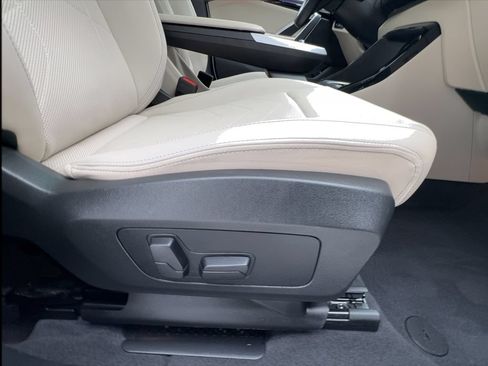 Used 2025 BMW X2 xDrive28i AWD/4WD image 32