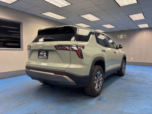 New 2026 Chevrolet Equinox LT w/ Convenience Package II FWD image 2