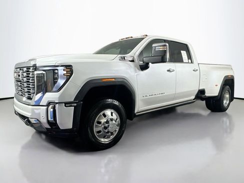 Used 2024 GMC Sierra 3500 Denali w/ Denali Reserve Package image 44